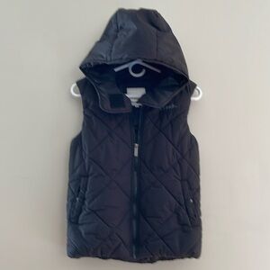 Bench Women’s Hooded Puffer Vest in Black.     Size Small